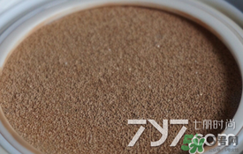 vant氣墊cc黑色和白色哪款好？vant36.5氣墊cc黑色和白色區(qū)別