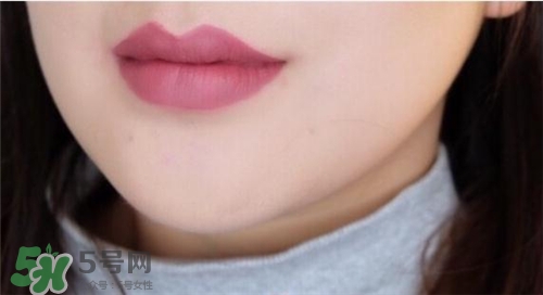 Hudabeauty4色唇釉套裝色號(hào) Huda beauty4色唇釉套裝試色 Hudabeauty4色唇釉套裝色號(hào) Huda beauty4色唇釉套裝試色