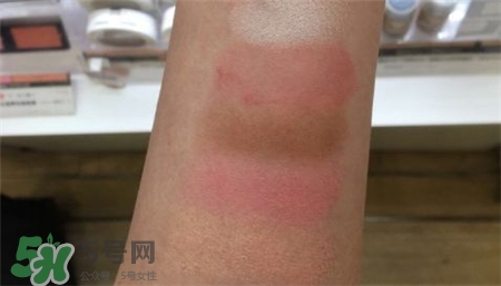 露華濃立體小臉腮紅色號 露華濃腮紅棒試色 露華濃立體小臉腮紅色號 露華濃腮紅棒試色