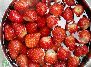 草莓可以用熱水泡嗎？草莓可以用開水燙泡著吃嗎？