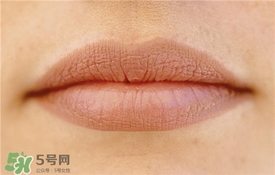卡唇紋是什么意思？卡唇紋怎么辦？