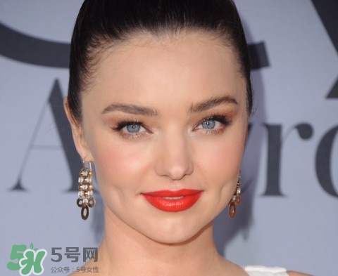 tom ford和charlotte tilbury哪個好？tf口紅和ct口紅哪個好？