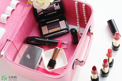 蘭蔻菁純唇膏怎么打開？蘭蔻口紅蓋子怎么打開？