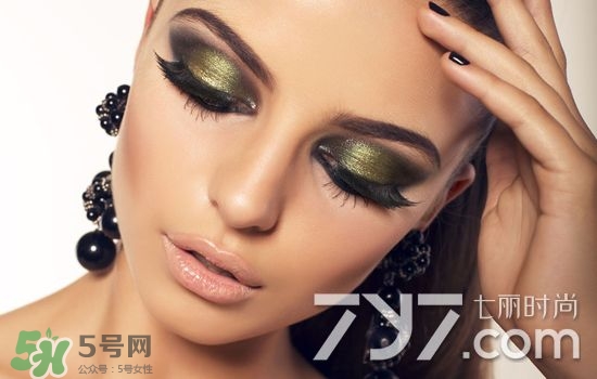 眼影膏和眼影的區(qū)別 眼影膏好還是眼影粉好？