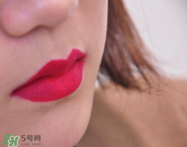 蘭蔻菁純唇膏388多少錢？蘭蔻菁純唇膏388專柜價