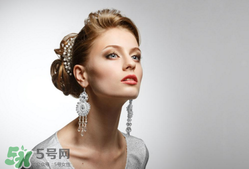 一次性耳釘怎么取下來？一次性耳釘多久取下來？