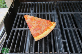 披薩紙盒能放微波爐嗎？盒裝披薩怎么加熱？