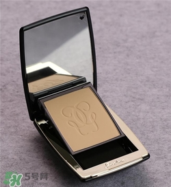 嬌蘭金鉆粉餅好用嗎？嬌蘭金鉆粉餅怎么樣？