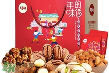 百草味和良品鋪?zhàn)幽膫€(gè)好？百草味和良品鋪?zhàn)訉?duì)比