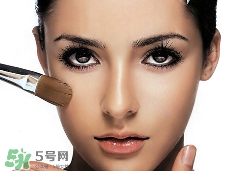 粉底液浮粉怎么辦？粉底液浮粉起皮怎么辦？