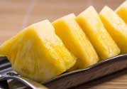 鳳梨吃之前用鹽水泡嗎？鳳梨為什么要用鹽水泡？