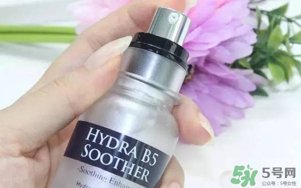 ahc神仙水和b5水區(qū)別 ahc神仙水和ahc b5玻尿酸精華哪個好？
