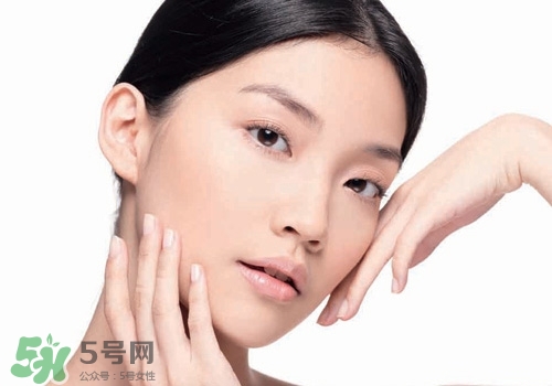 粉底液浮粉怎么辦？粉底液浮粉起皮怎么辦？