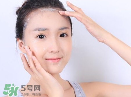 為什么敷完面膜臉上搓泥?敷完面膜臉上搓泥怎么辦? 為什么敷完面膜臉上搓泥?敷完面膜臉上搓泥怎么辦?