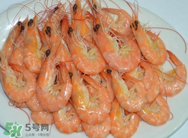 煮蝦用熱水還是冷水？白水煮蝦是冷水下鍋還是熱水下鍋好？