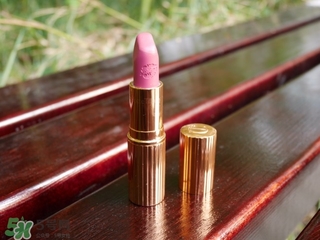 煙熏玫瑰色適合什么膚色？煙熏玫瑰色口紅適合黃皮嗎？