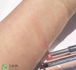 紀(jì)梵希小羊皮和禁忌之吻哪個(gè)好？紀(jì)梵希小羊皮和禁忌之吻對比