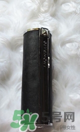 紀(jì)梵希小羊皮是啞光嗎？紀(jì)梵希小羊皮干不干？