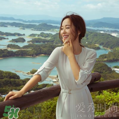 煙熏玫瑰色適合什么膚色？煙熏玫瑰色口紅適合黃皮嗎？