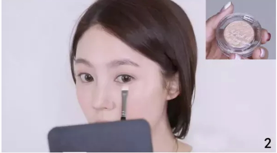 干玫瑰色妝容怎么化？干玫瑰色妝容畫(huà)法步驟