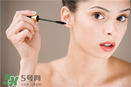 孕睫術(shù)會引起黑眼圈嗎?孕睫術(shù)有什么危害? 孕睫術(shù)會引起黑眼圈嗎?孕睫術(shù)有什么危害?