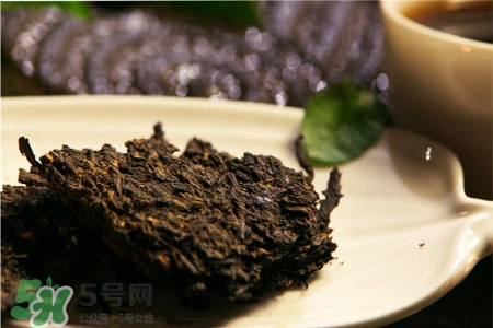 如何用紫砂壺泡茶？怎樣用紫砂壺泡茶？