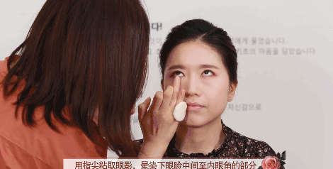 干玫瑰色妝容怎么化？干玫瑰色妝容畫(huà)法步驟