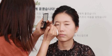 干玫瑰色妝容怎么化？干玫瑰色妝容畫(huà)法步驟