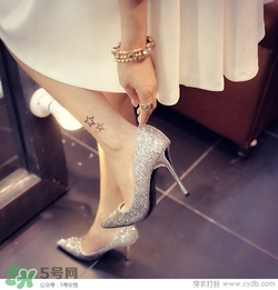 4月份穿什么鞋子？四月份鞋子搭配