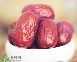 灰棗和和田棗哪個(gè)補(bǔ)血？灰棗和和田棗的區(qū)別