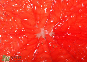 橙子里有紅絲能吃嗎？橙子里有紅絲的是什么？