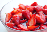 凍草莓怎么吃？?jī)霾葺贸鰜碓趺闯裕?><p><strong>凍草莓怎么吃？?jī)霾葺贸鰜碓趺闯裕?/strong></p></a></li> <li><a href=