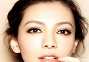 割雙眼皮多久可以化妝？割雙眼皮多久恢復(fù)自然