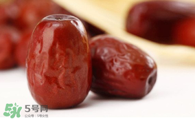 紅棗有點(diǎn)酸還能吃嗎？紅棗為什么會(huì)酸？