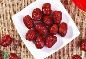 紅棗有點(diǎn)酸還能吃嗎？紅棗為什么會(huì)酸？