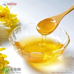 嘴唇干燥是什么原因？嘴唇干裂脫皮怎么辦？