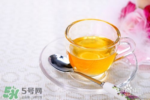 嘴唇干燥是什么原因？嘴唇干裂脫皮怎么辦？