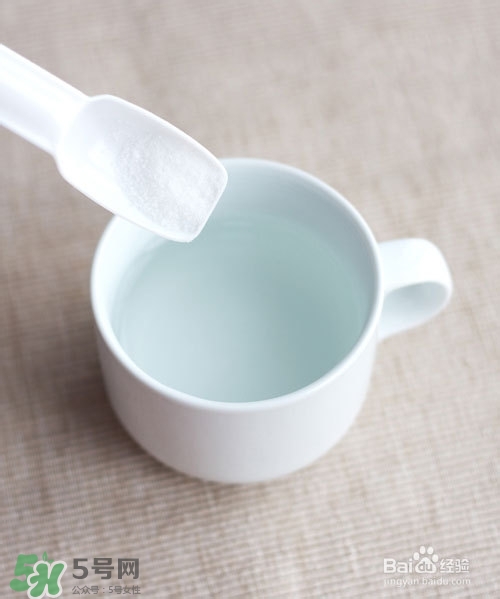 嘴唇干燥是什么原因？嘴唇干裂脫皮怎么辦？