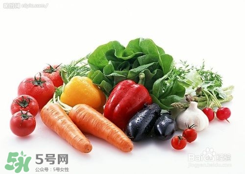 嘴唇干燥是什么原因？嘴唇干裂脫皮怎么辦？