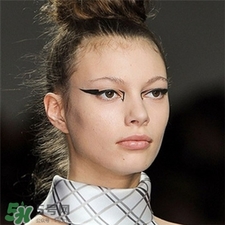 紋眼線后幾天可以碰水?紋眼線幾天可以洗臉? 紋眼線后幾天可以碰水?紋眼線幾天可以洗臉?