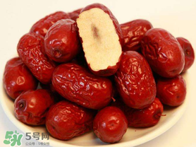 紅棗發(fā)白可以吃嗎？紅棗表面發(fā)白是發(fā)霉嗎？