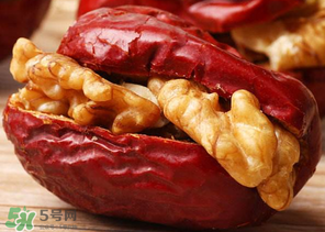 紅棗夾核桃有什么寓意？紅棗夾核桃的寓意