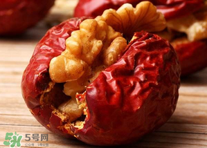 紅棗夾核桃有什么寓意？紅棗夾核桃的寓意