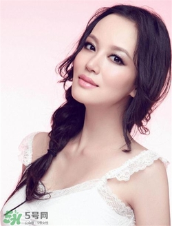 假體隆鼻多久可以化妝？假體隆鼻多久可以敷面膜？