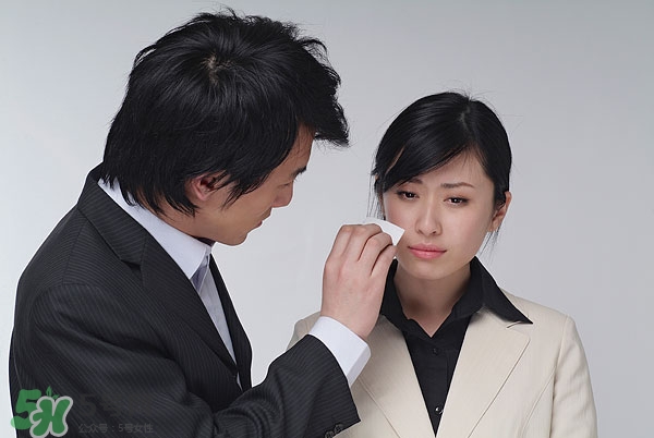 哭了一晚上眼睛很痛怎么辦 哭多了眼睛疼怎么辦 哭了一晚上眼睛很痛怎么辦 哭多了眼睛疼怎么辦