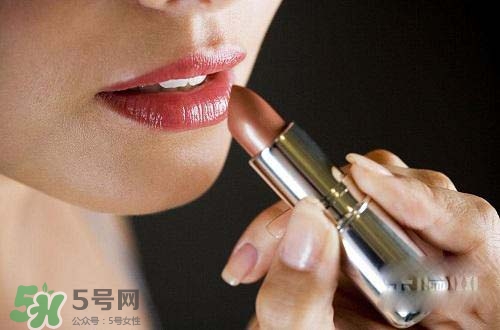 口紅過敏是怎樣的？口紅過敏怎么辦？