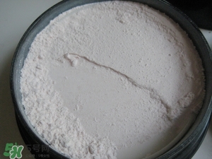 cpb散粉和紀(jì)梵希散粉哪個好？cpb散粉和紀(jì)梵希散粉對比