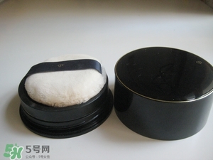 cpb散粉和紀(jì)梵希散粉哪個好？cpb散粉和紀(jì)梵希散粉對比