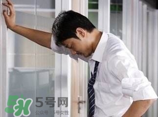 男性尿痛出血怎么回事？男性尿痛是怎么引起的