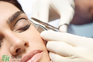 割雙眼皮去醫(yī)院還是美容院 割雙眼皮去哪里割好